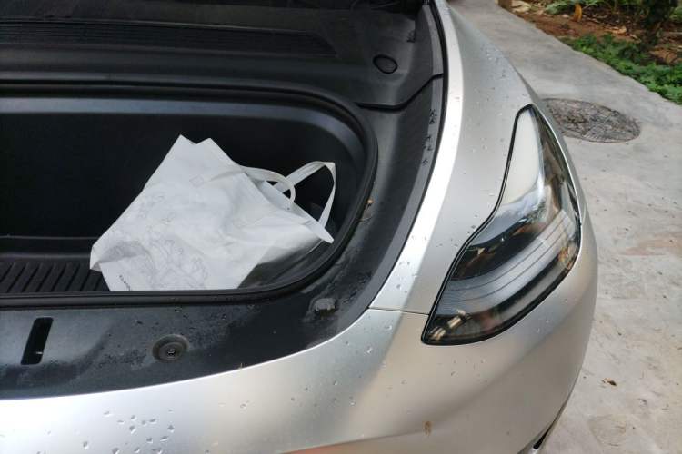 Used Tesla Model Y 2023 Rear-Wheel-Drive Version Engine Bay Left