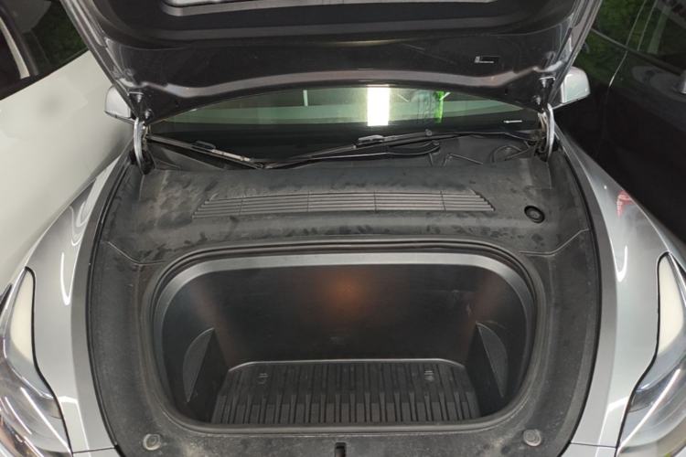 Used Tesla Model Y 2023 Rear-Wheel-Drive Version Engine Bay
