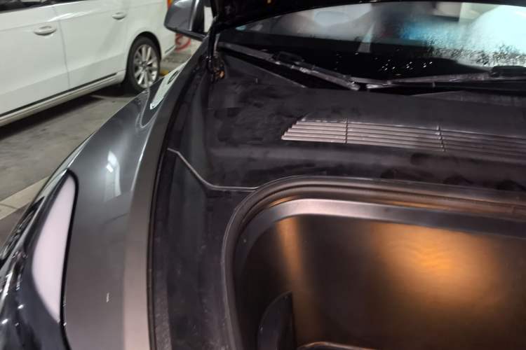 Used Tesla Model Y 2023 Rear-Wheel-Drive Version Engine Bay Right