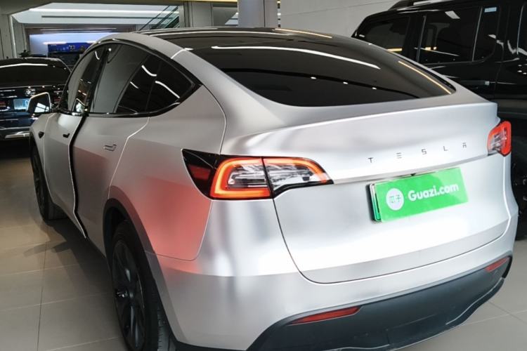 Used Tesla Model Y 2023 Rear-Wheel-Drive Version Exterior 2