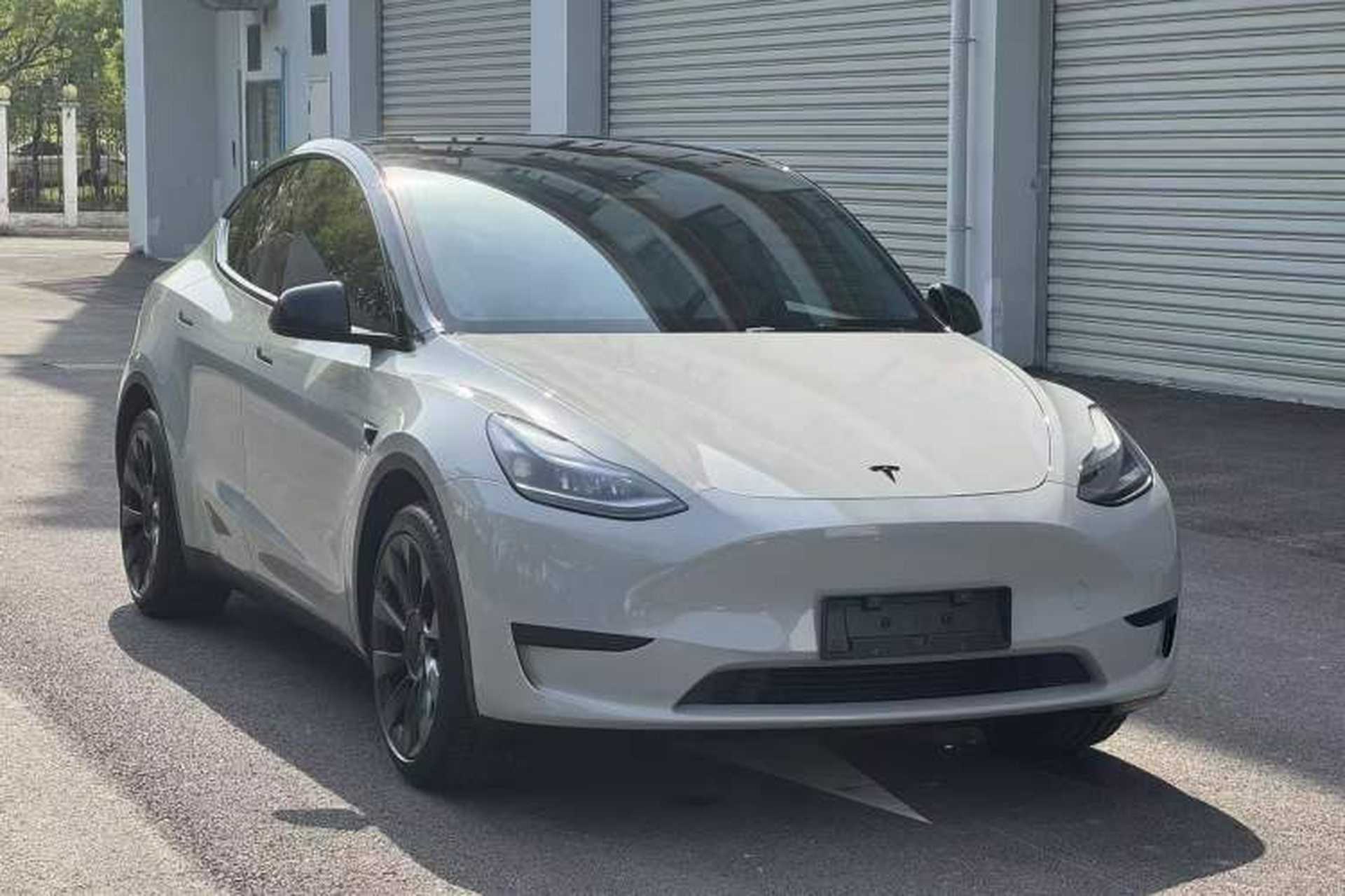 Used Tesla Model Y 2023 Rear-Wheel-Drive Version Exterior 2