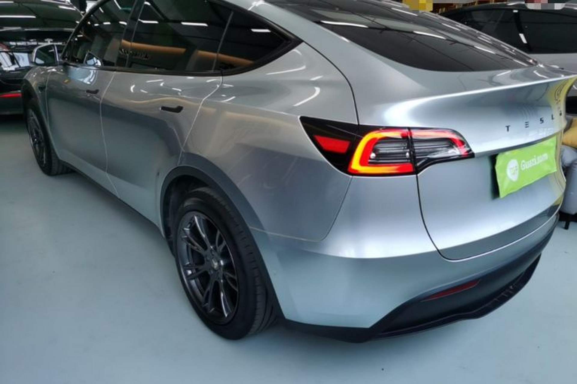 Used Tesla Model Y 2023 Rear-Wheel-Drive Version Exterior 2