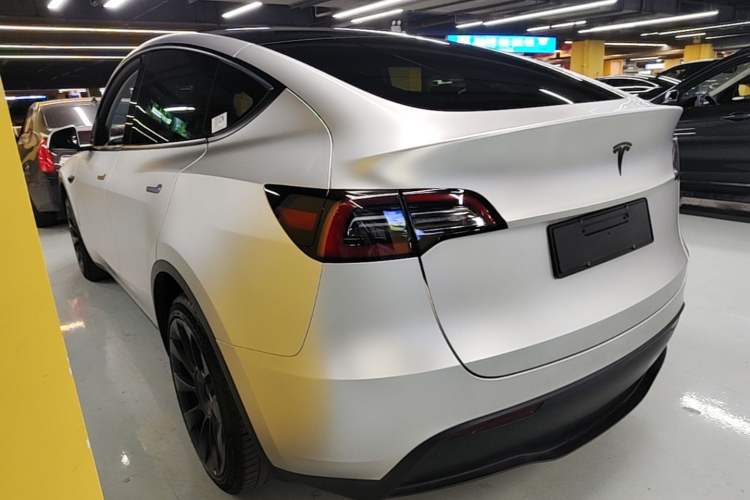 Used Tesla Model Y 2023 Long-Range All-Wheel-Drive Version Exterior 2