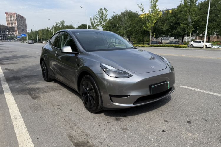 Used Tesla Model Y 2023 Rear-Wheel-Drive Version Exterior 4