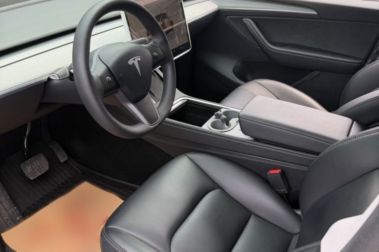 Used Tesla Model Y 2023 Rear-Wheel-Drive Version Exterior 8
