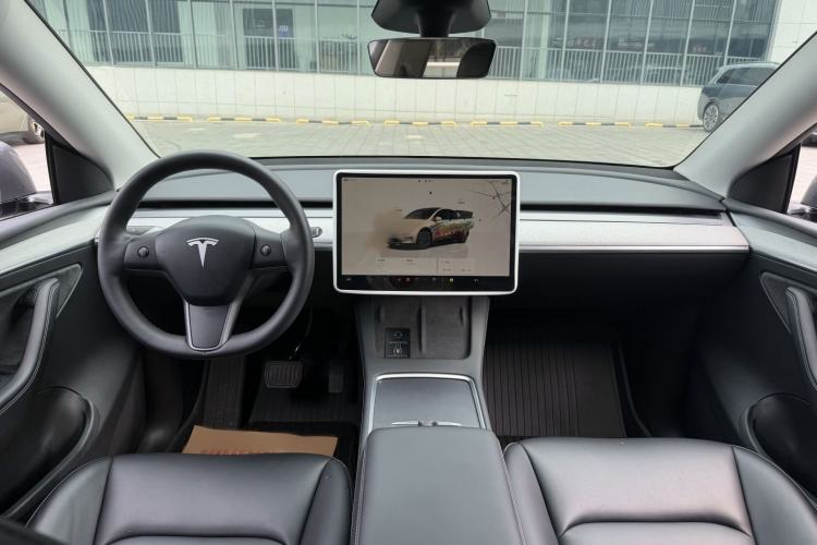 Used Tesla Model Y 2023 Rear-Wheel-Drive Version Exterior 9