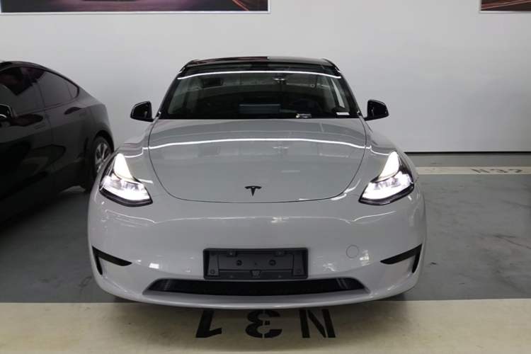 Used Tesla Model Y 2023 Rear-Wheel-Drive Version Front