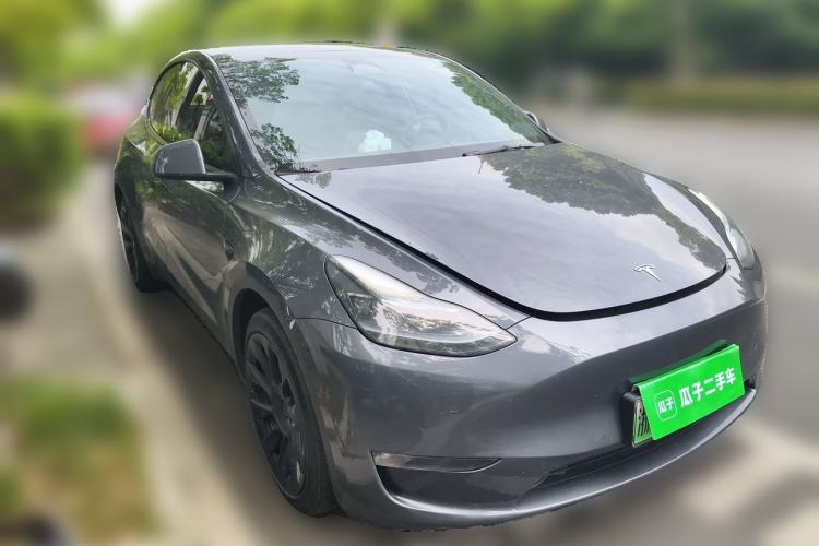 Used Tesla Model Y 2023 Long-Range All-Wheel-Drive Version Front Right 45 Deg