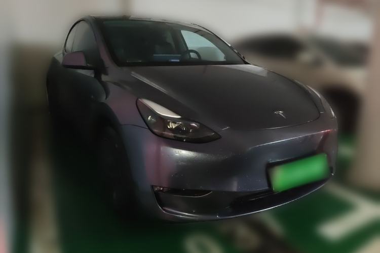 Used Tesla Model Y 2023 Long-Range All-Wheel-Drive Version Front Right 45 Deg