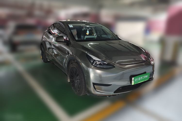 Used Tesla Model Y 2023 Rear-Wheel-Drive Version Front Right 45 Deg