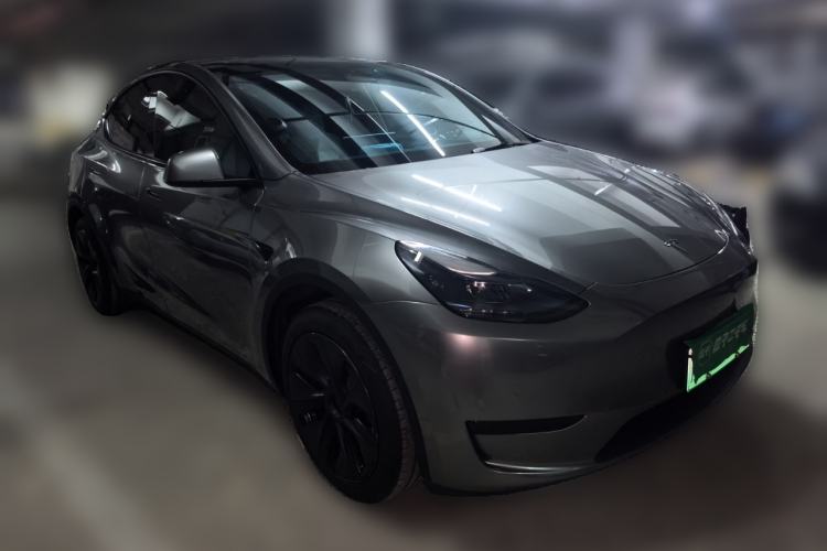 Used Tesla Model Y 2023 Rear-Wheel-Drive Version Front Right 45 Deg