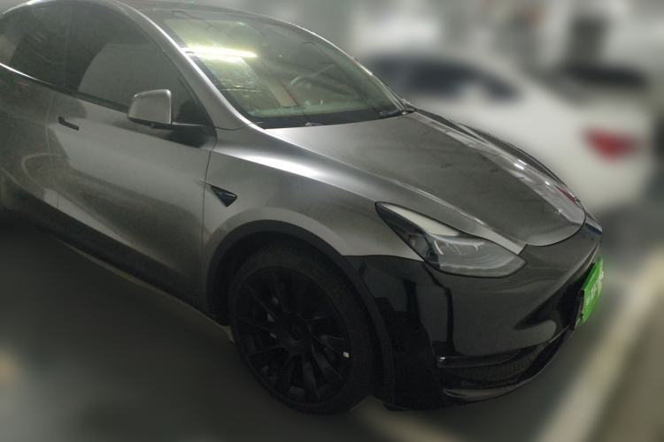 Used Tesla Model Y 2023 Long-Range All-Wheel-Drive Version Front Right 45 Deg