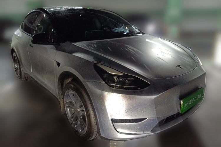Used Tesla Model Y 2023 Rear-Wheel-Drive Version Front Right 45 Deg