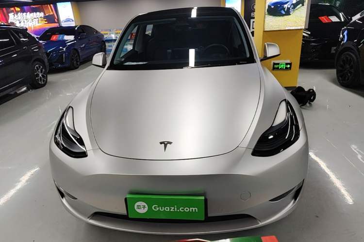 Used Tesla Model Y 2023 Long-Range All-Wheel-Drive Version Front