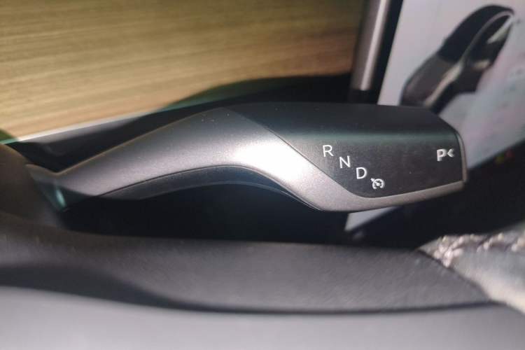 Used Tesla Model Y 2023 Long-Range All-Wheel-Drive Version Gear Lever
