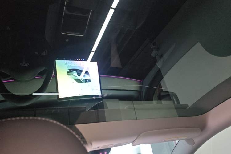 Used Tesla Model Y 2023 Rear-Wheel-Drive Version Headliner