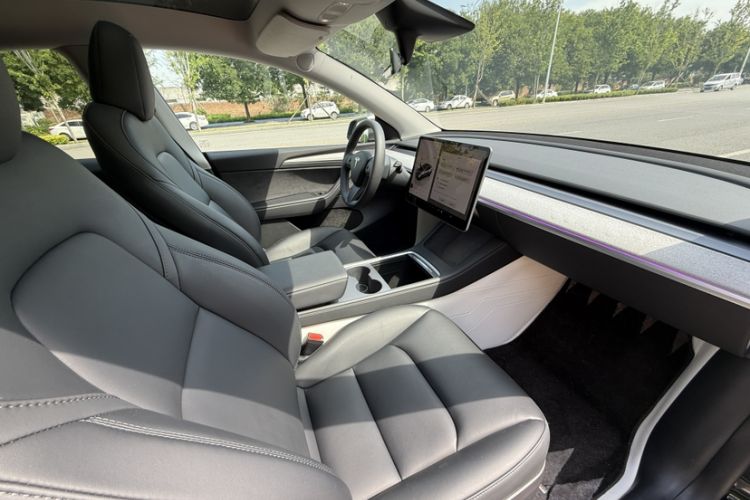Used Tesla Model Y 2023 Rear-Wheel-Drive Version Interior 11