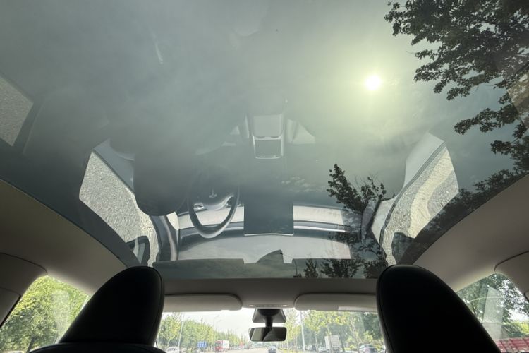 Used Tesla Model Y 2023 Rear-Wheel-Drive Version Interior 8