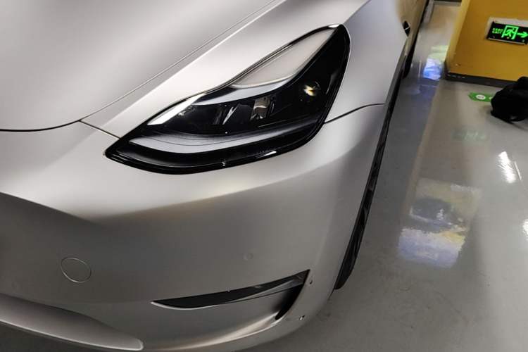 Used Tesla Model Y 2023 Long-Range All-Wheel-Drive Version Left Front Headlight