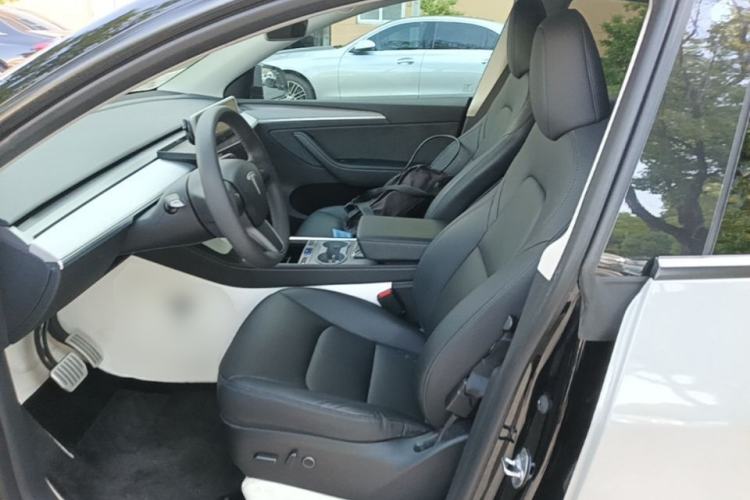 Used Tesla Model Y 2023 Rear-Wheel-Drive Version Left Front Seat