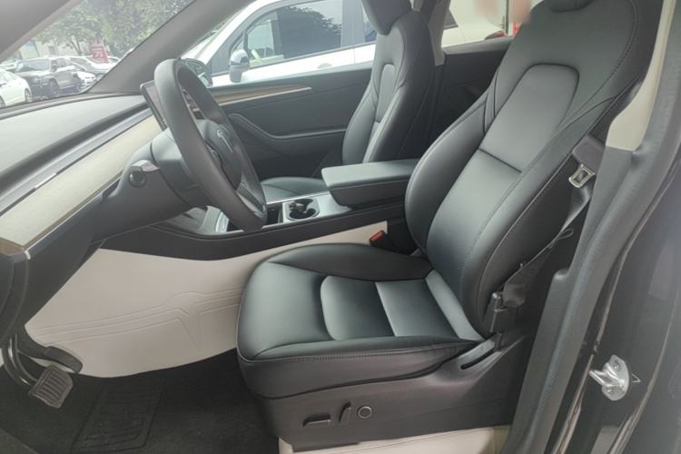 Used Tesla Model Y 2023 Rear-Wheel-Drive Version Left Front Seat