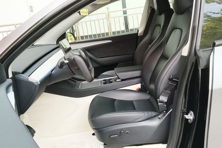 Used Tesla Model Y 2023 Rear-Wheel-Drive Version Left Front Seat