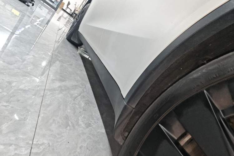 Used Tesla Model Y 2023 Rear-Wheel-Drive Version Left Side Sill