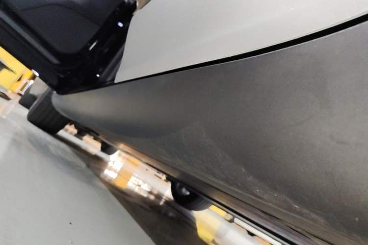 Used Tesla Model Y 2023 Long-Range All-Wheel-Drive Version Left Side Sill