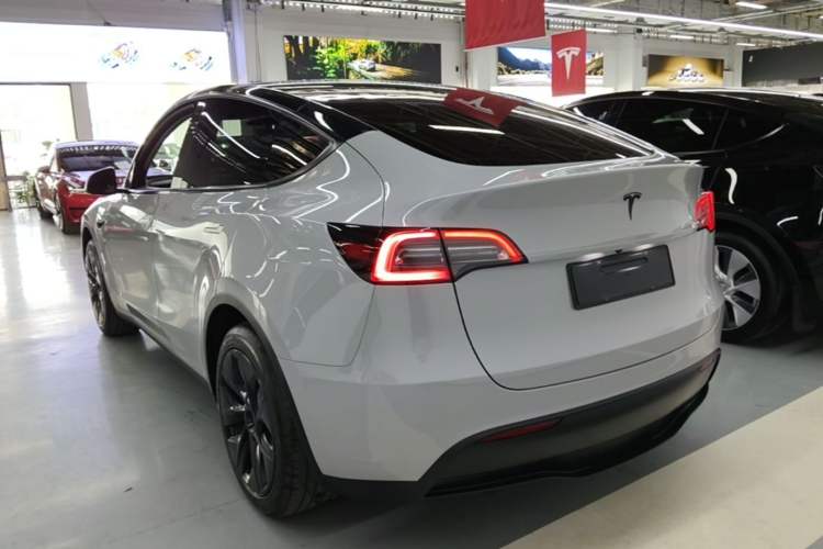 Used Tesla Model Y 2023 Rear-Wheel-Drive Version Rear Left 45 Deg
