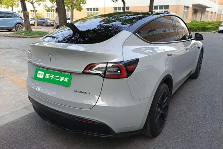 Used Tesla Model Y 2023 Rear-Wheel-Drive Version Rear Right 45 Deg