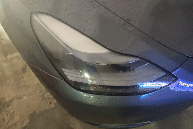 Used Tesla Model Y 2023 Long-Range All-Wheel-Drive Version Right Front Headlight