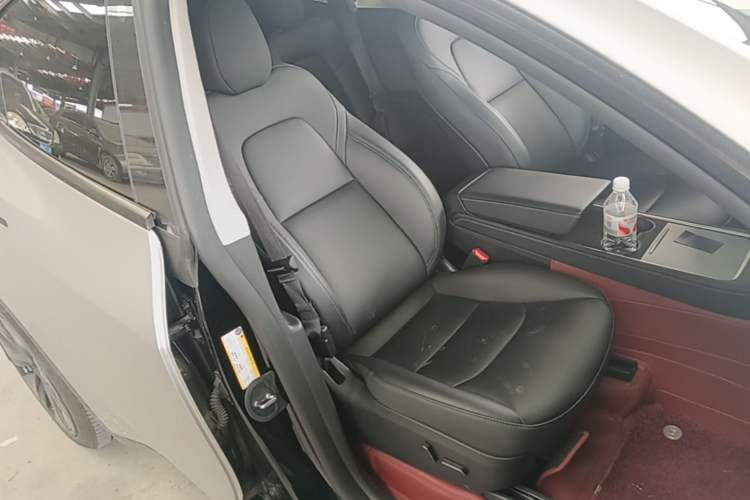 Used Tesla Model Y 2023 Long-Range All-Wheel-Drive Version Right Front Seat