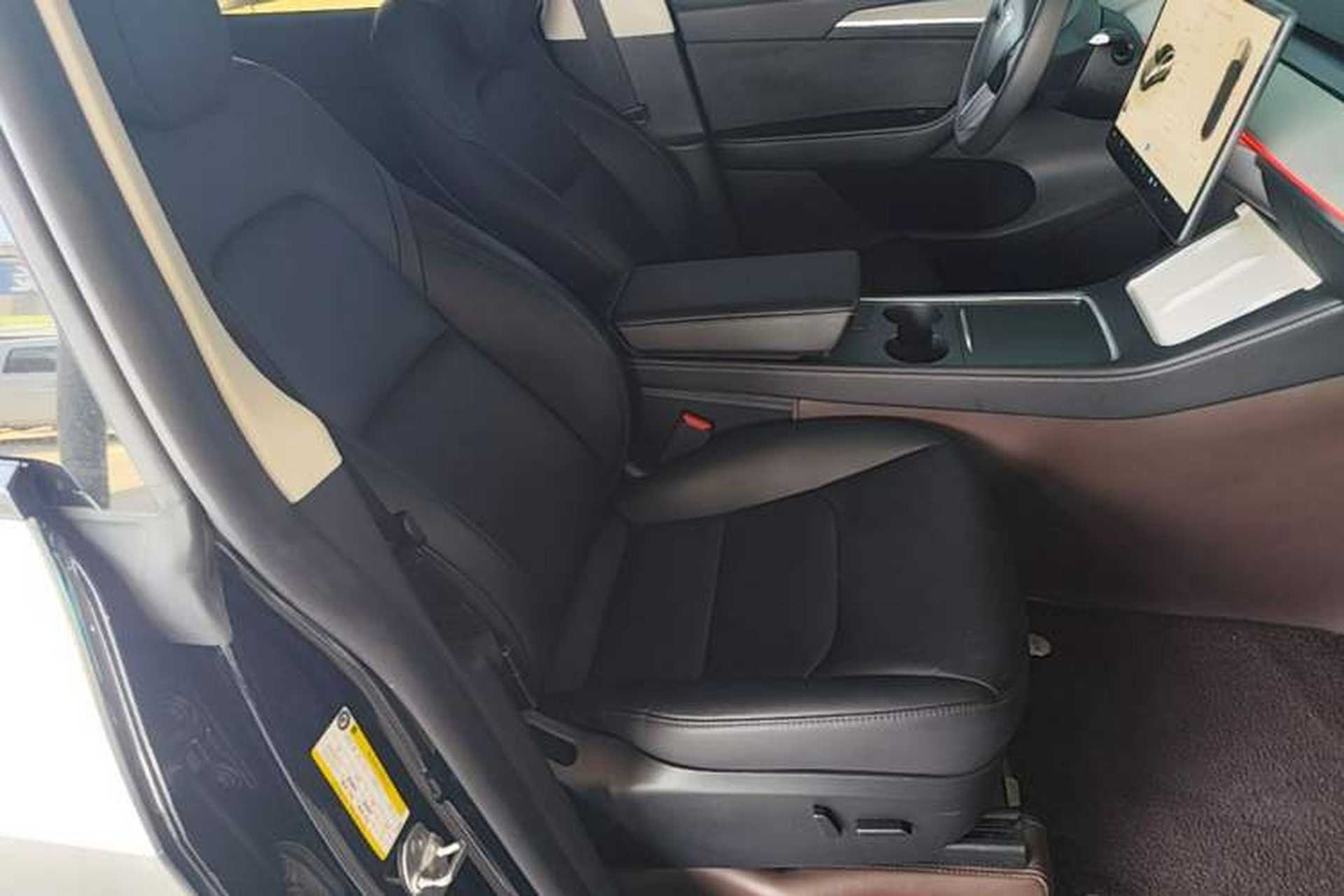 Used Tesla Model Y 2023 Rear-Wheel-Drive Version Right Front Seat