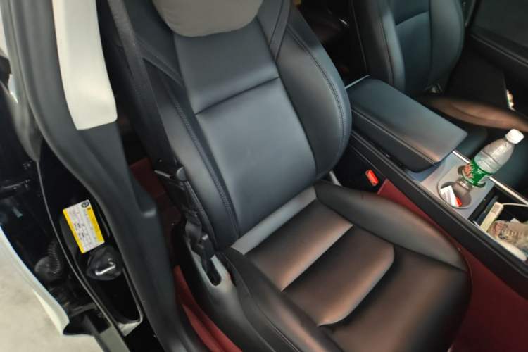Used Tesla Model Y 2023 Rear-Wheel-Drive Version Right Front Seat