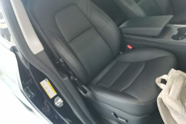Used Tesla Model Y 2023 Rear-Wheel-Drive Version Right Front Seat