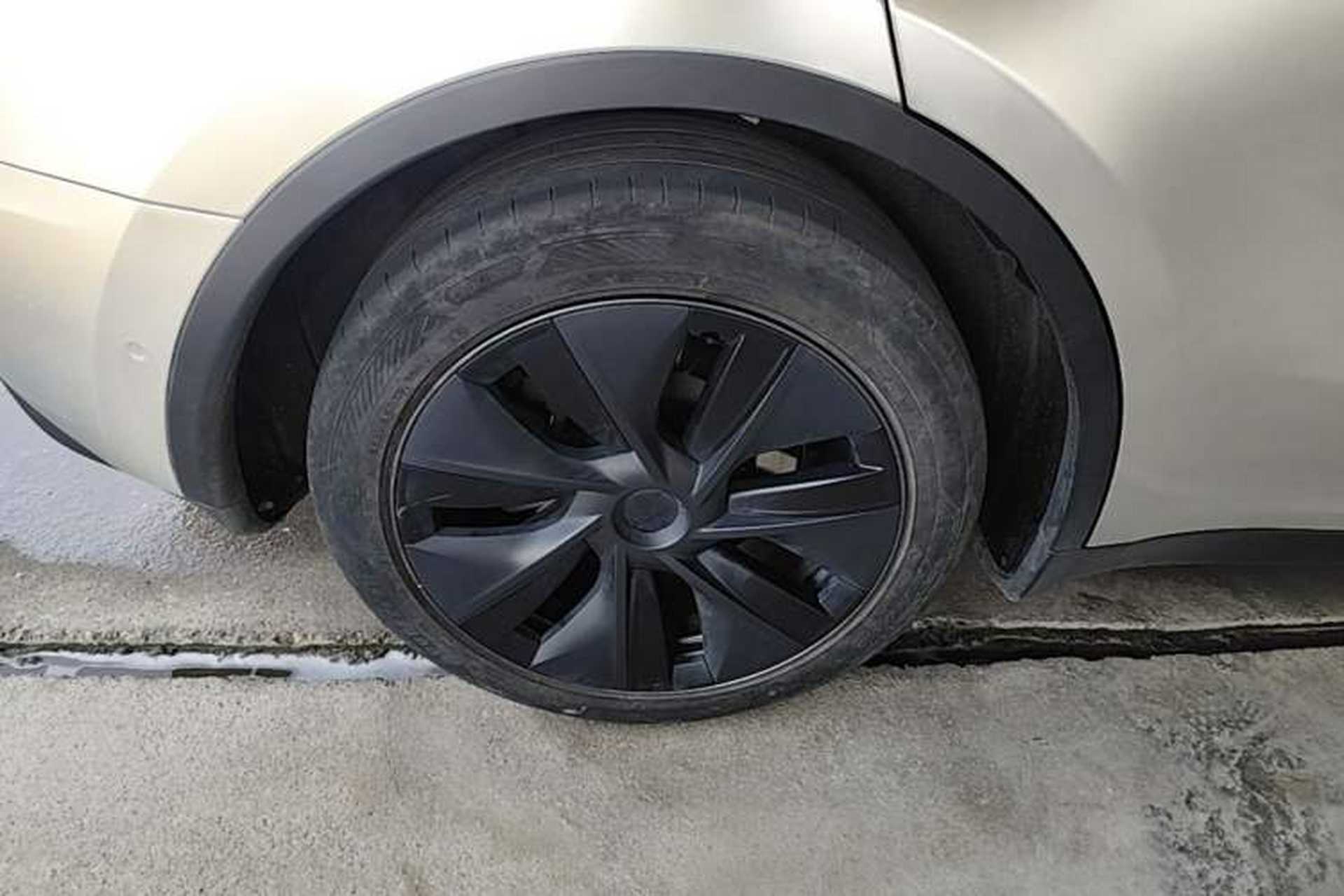 Used Tesla Model Y 2023 Rear-Wheel-Drive Version Right Rear Wheel Hub