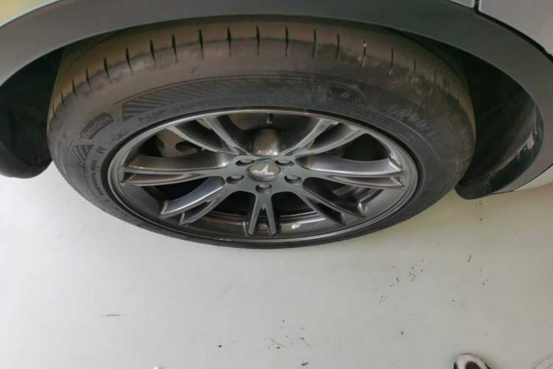 Used Tesla Model Y 2023 Rear-Wheel-Drive Version Right Rear Wheel Hub