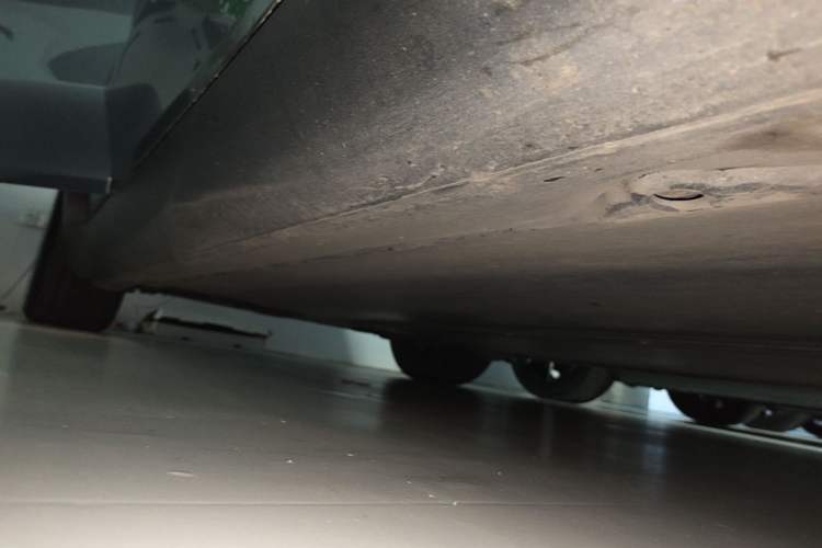Used Tesla Model Y 2023 Rear-Wheel-Drive Version Right Side Sill