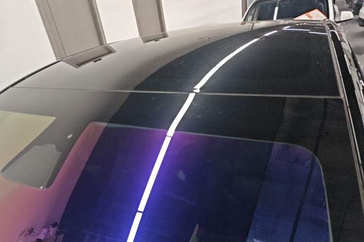 Used Tesla Model Y 2023 Rear-Wheel-Drive Version Roof