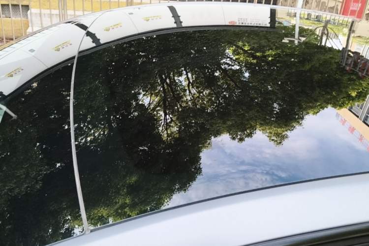 Used Tesla Model Y 2023 Rear-Wheel-Drive Version Roof