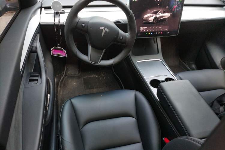 Used Tesla Model Y 2023 Rear-Wheel-Drive Version Steering Wheel