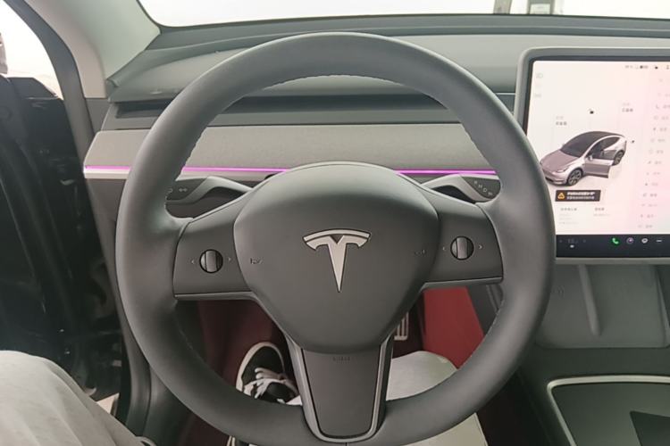 Used Tesla Model Y 2023 Long-Range All-Wheel-Drive Version Steering Wheel