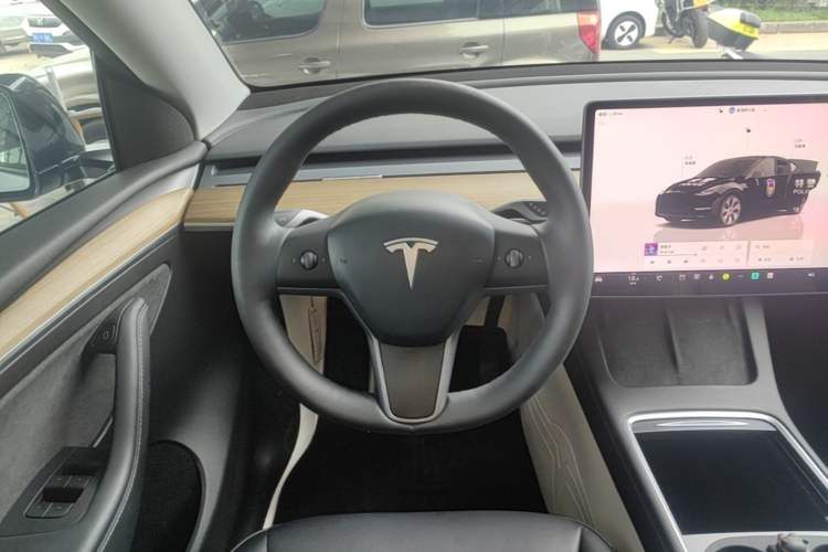 Used Tesla Model Y 2023 Rear-Wheel-Drive Version Steering Wheel