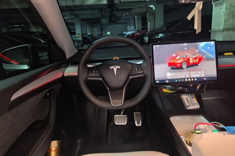 Used Tesla Model Y 2023 Rear-Wheel-Drive Version Steering Wheel