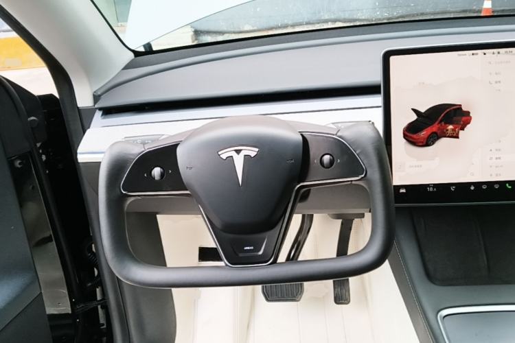 Used Tesla Model Y 2023 Rear-Wheel-Drive Version Steering Wheel