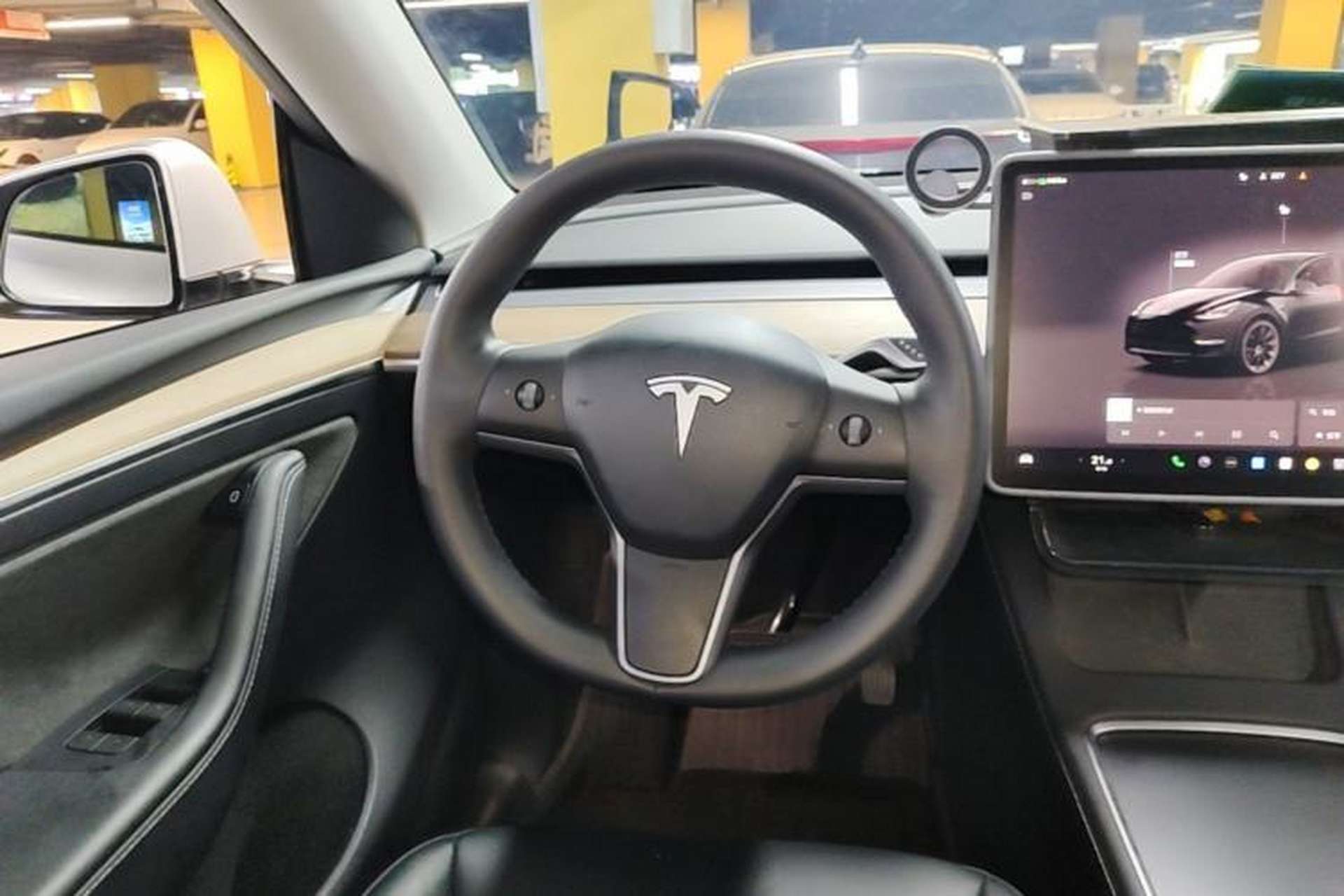 Used Tesla Model Y 2023 Long-Range All-Wheel-Drive Version Steering Wheel