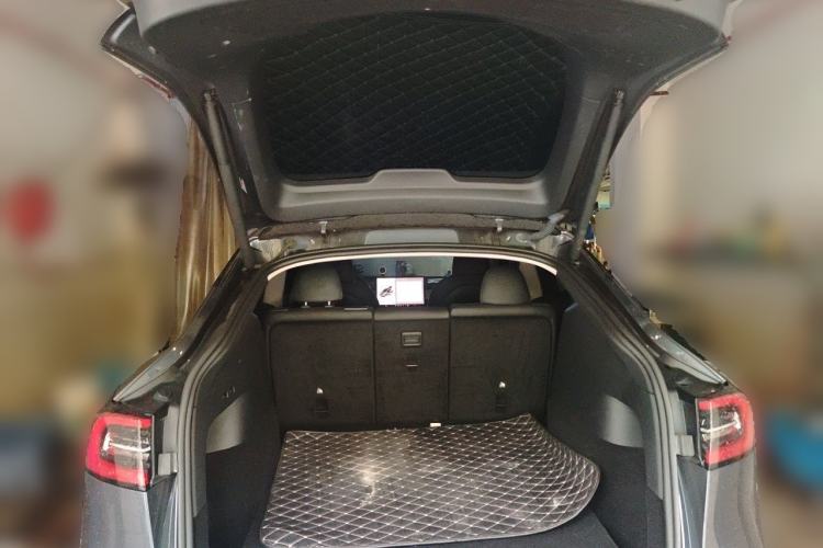 Used Tesla Model Y 2023 Long-Range All-Wheel-Drive Version Trunk
