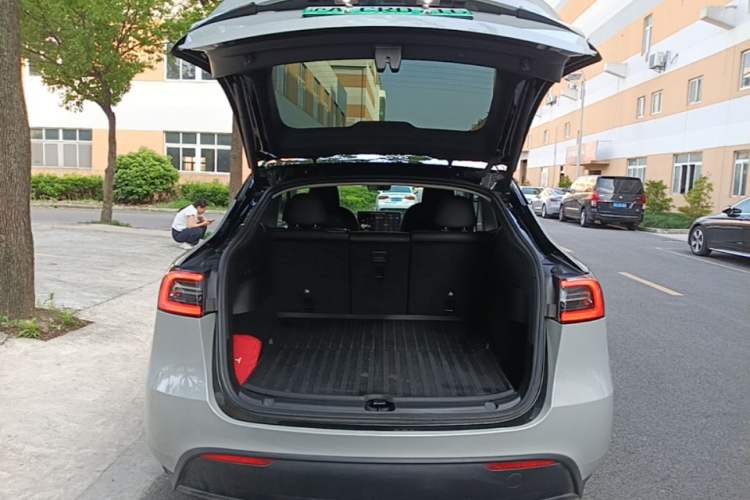 Used Tesla Model Y 2023 Rear-Wheel-Drive Version Trunk