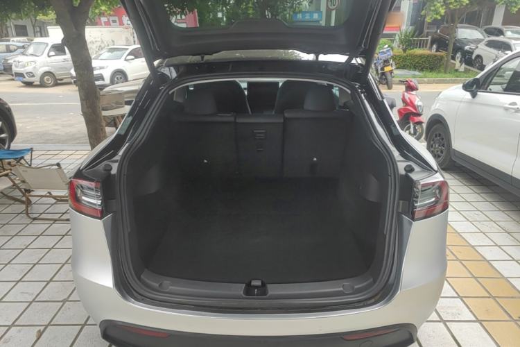 Used Tesla Model Y 2023 Rear-Wheel-Drive Version Trunk