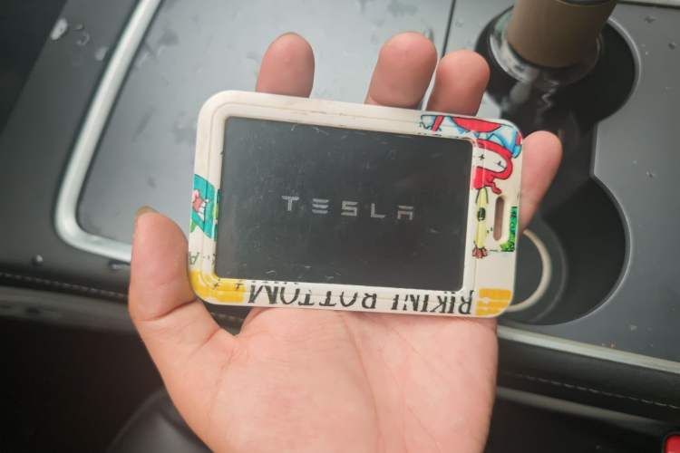 Used Tesla Model Y 2023 Long-Range All-Wheel-Drive Version Vehicle Key